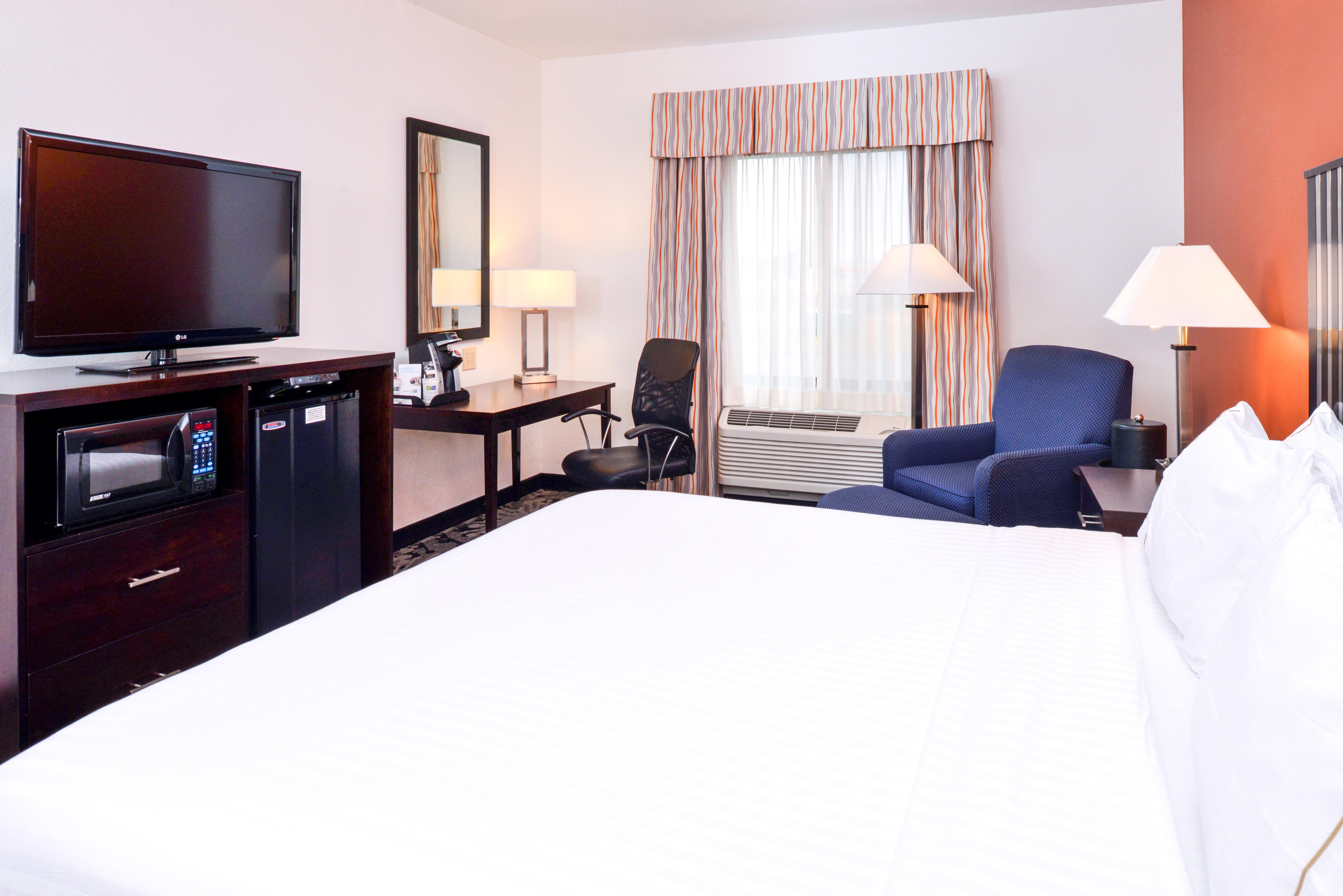 Holiday Inn Express & Suites Greenfield By Ihg Exterior foto
