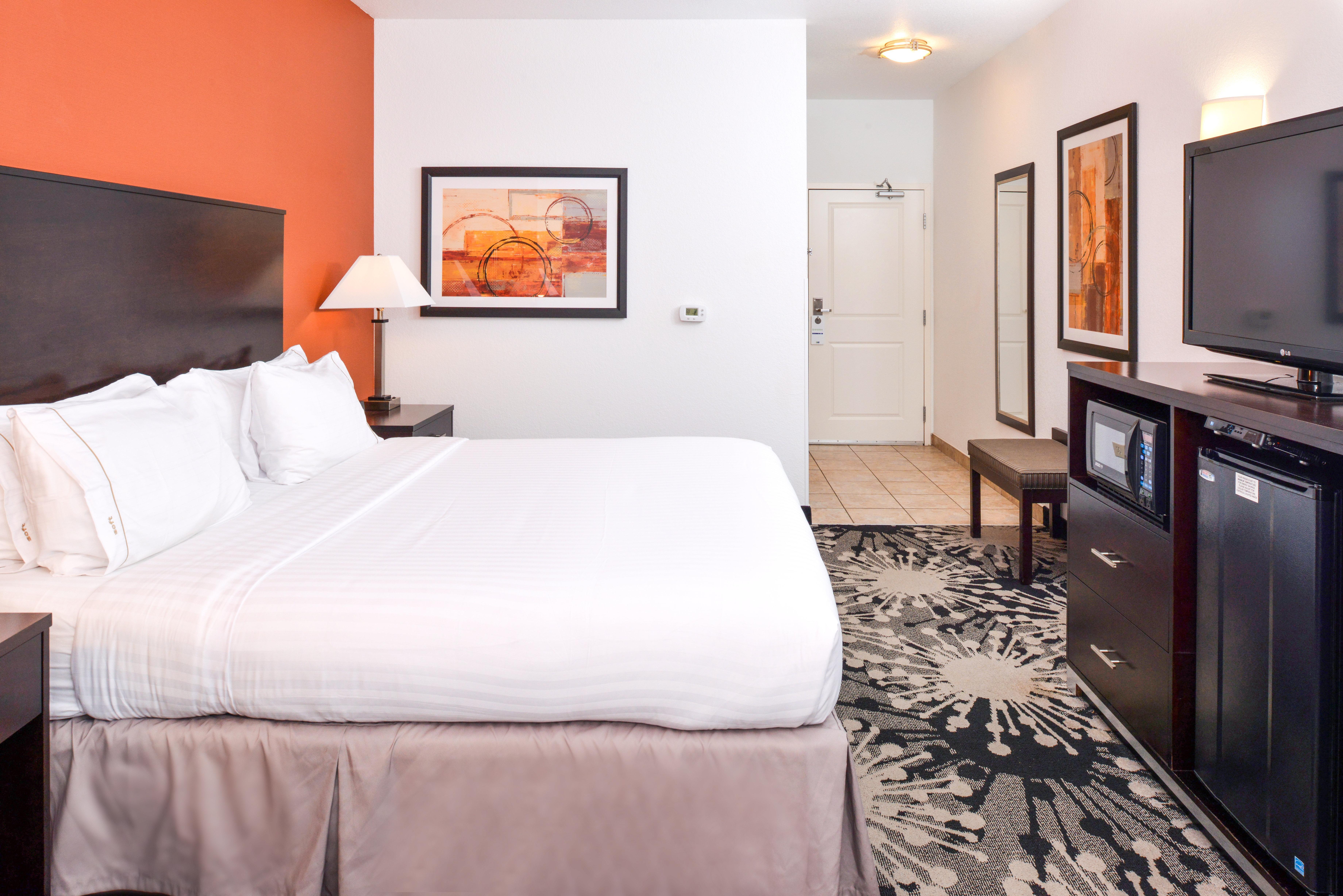 Holiday Inn Express & Suites Greenfield By Ihg Exterior foto