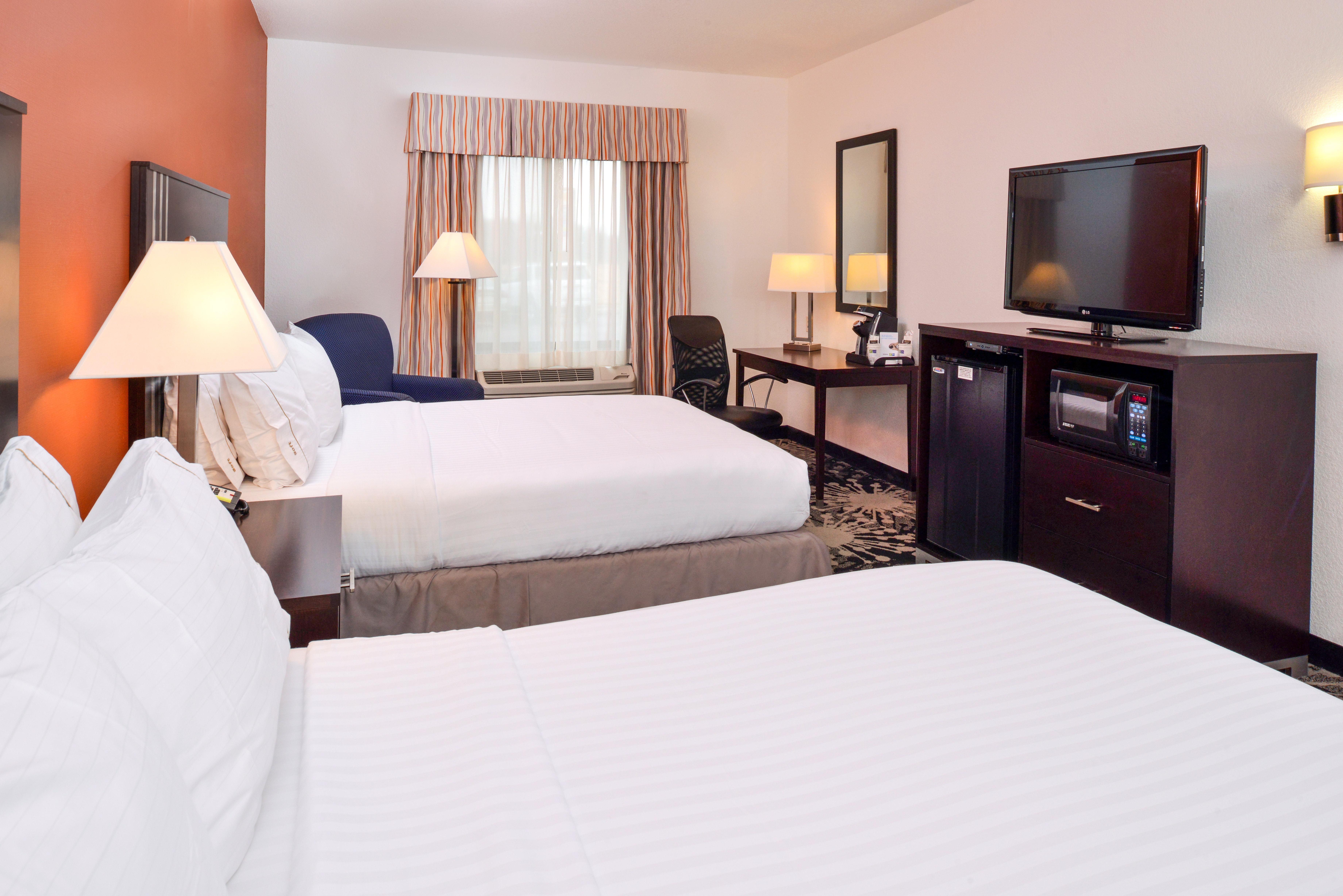 Holiday Inn Express & Suites Greenfield By Ihg Exterior foto