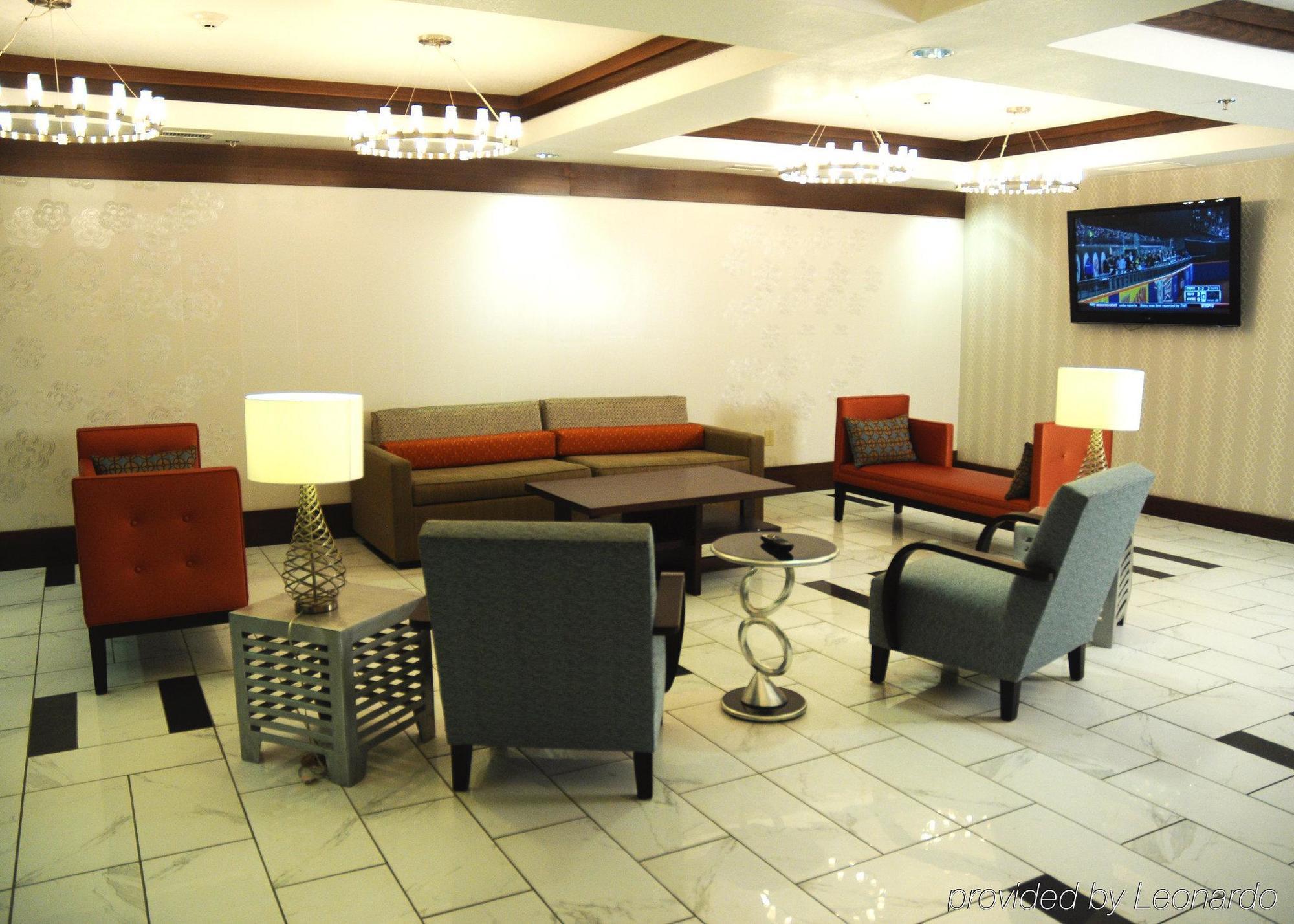 Holiday Inn Express & Suites Greenfield By Ihg Exterior foto